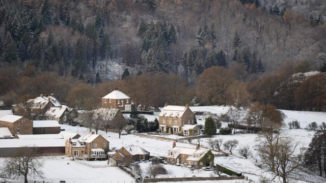 In pictures: Snow-covered UK sees temperatures drop drastically overnight