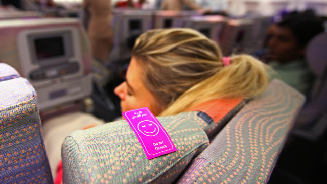 Convierte el avión en tu hogar: consejos para un vuelo más acogedor