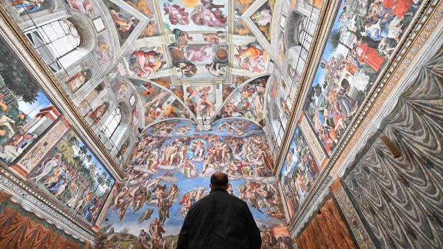 Take a look inside the chapel where the new pope will be chosen