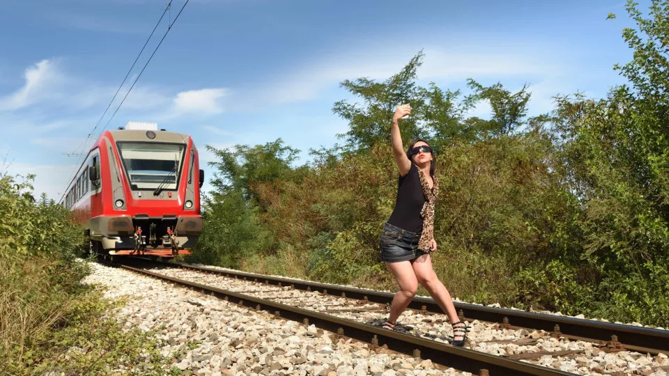 Fatal selfies: the world's most dangerous photo spots