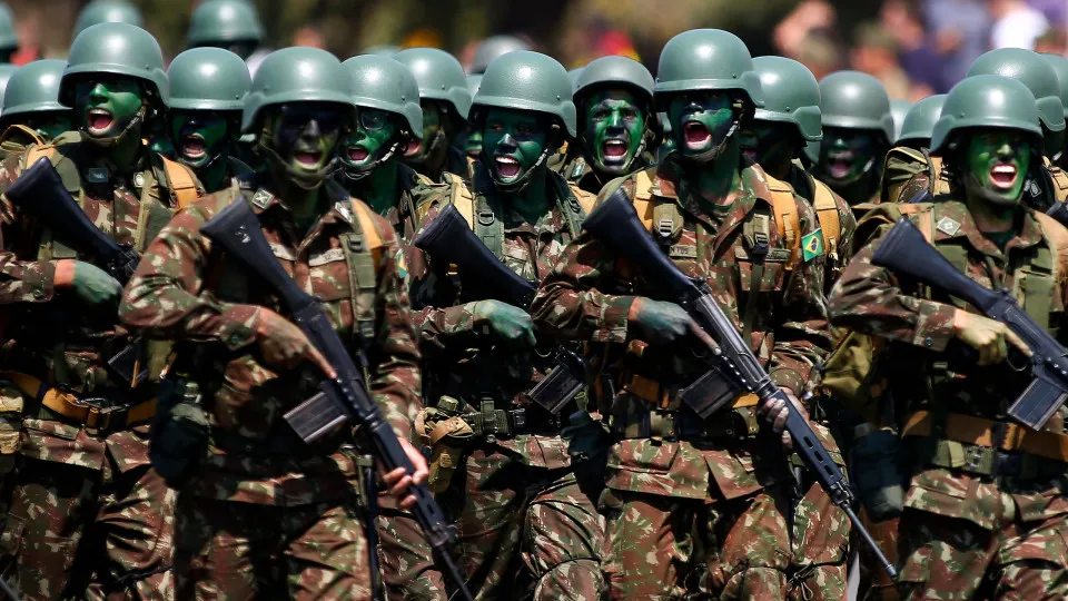 Maiores potências militares do mundo: Brasil choca no ranking!