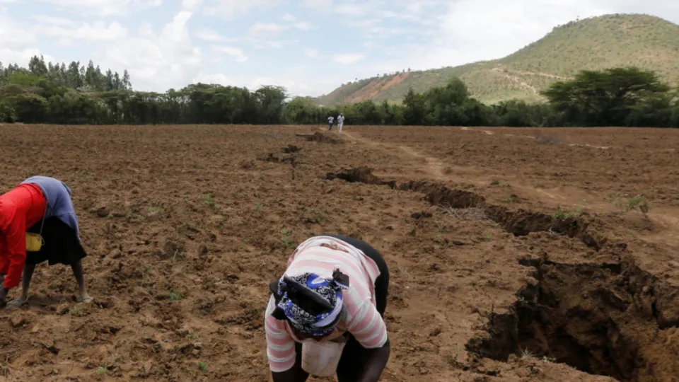 This huge crack in Kenya could split Africa in two