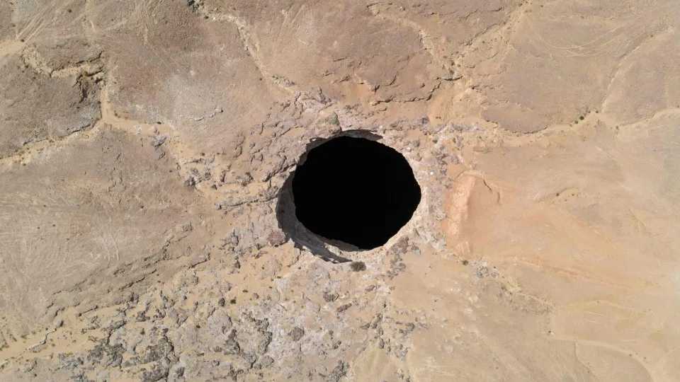 Fossils and other unbelievable things found in sinkholes