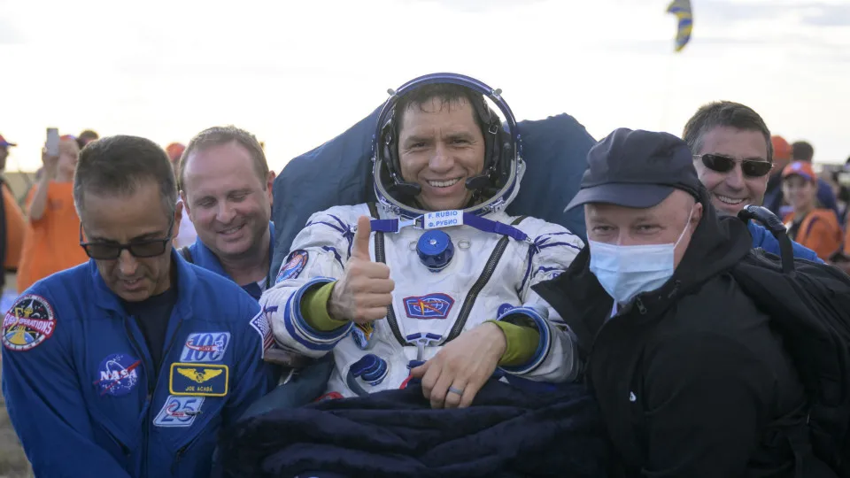 Astronautas que ficaram mais tempo no espaço: Quanto tempo é possível?