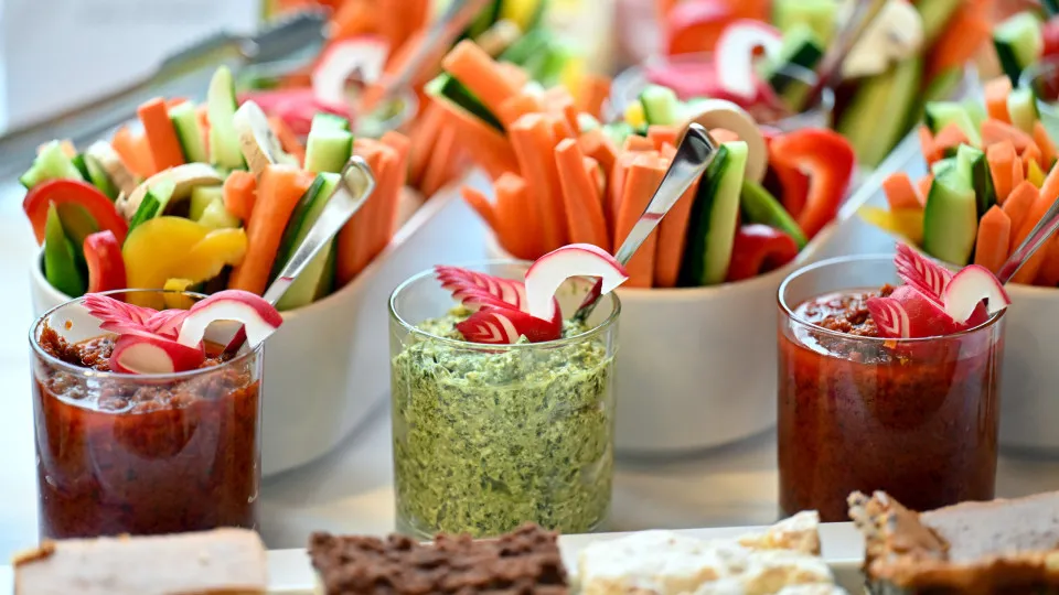 Die Risiken und Vorteile einer veganen oder vegetarischen Ernährung