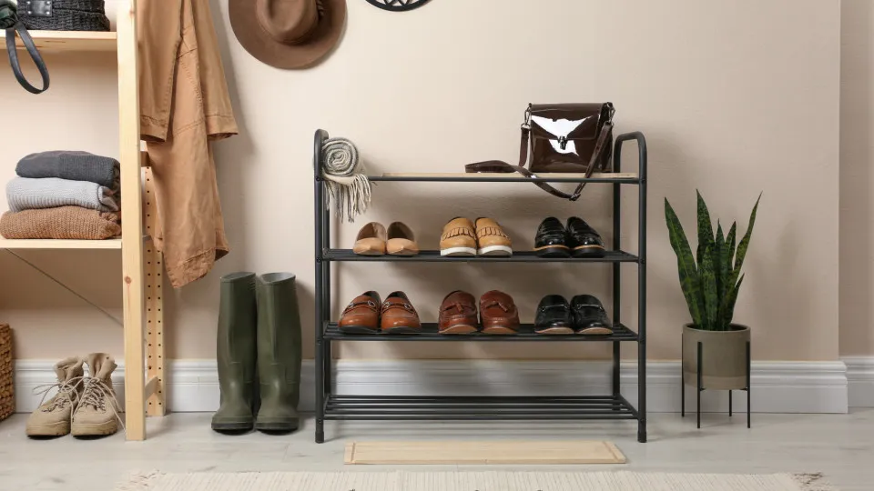 Porter des chaussures à l'intérieur : où est-ce inacceptable ?
