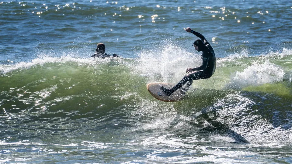 Glisse et style : l'histoire du surf