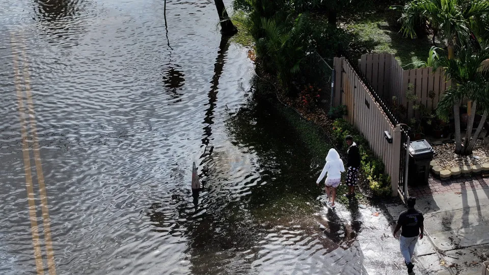 Gulf Coast on alert as storm threatens heavy flooding