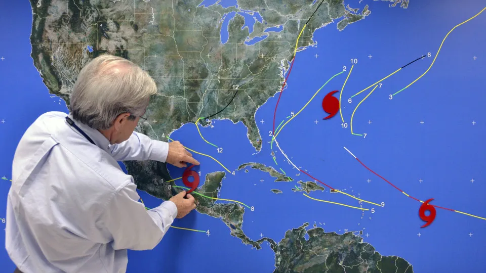 How do meteorologists predict the weather?