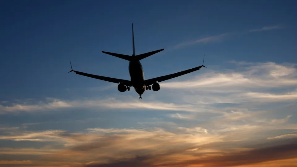 Southwest plane dives to avoid midair crash in the US, injuring two flight attendants