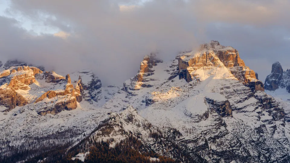 Melting permafrost triggers dangerous rockfalls in Italian Alps