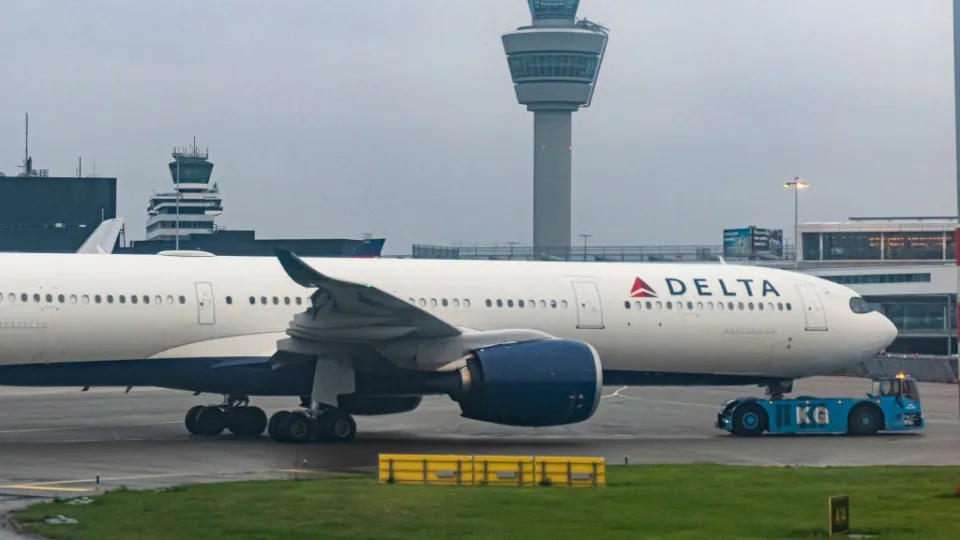 25 hospitalized due to turbulence on Delta flight to Amsterdam