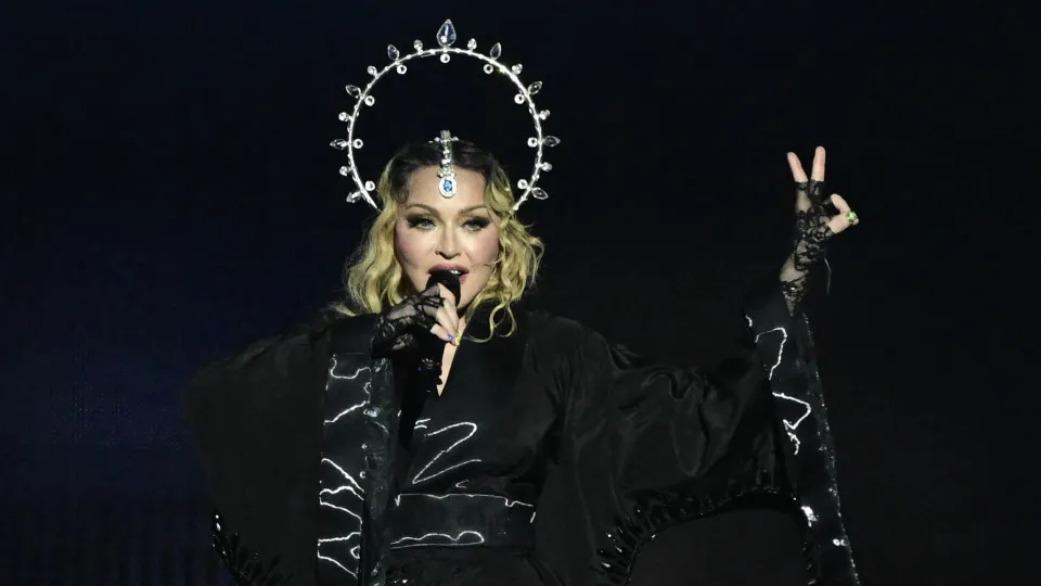 Backup singers who took the spotlight