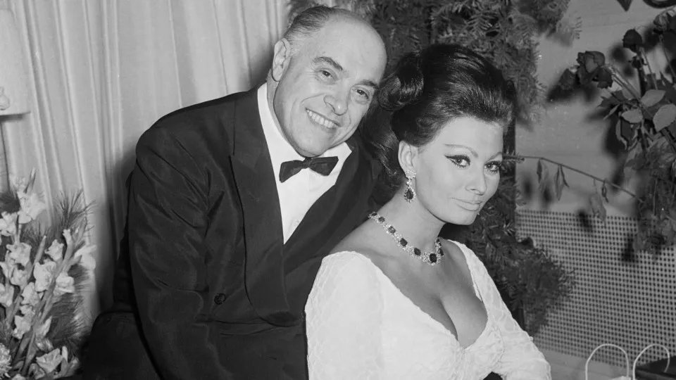 Paare aus dem Alten Hollywood mit fragwürdigem Altersunterschied