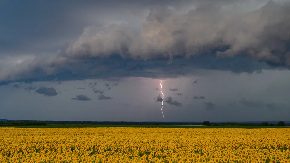 Dry thunderstorms: nature’s invisible wildfire trigger