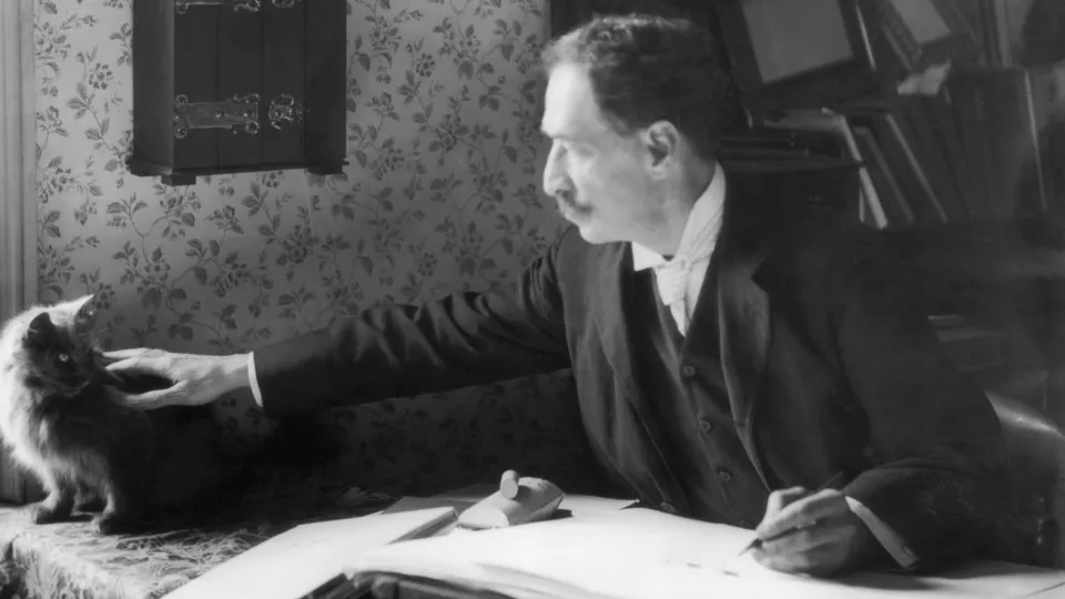 Louis Wain, the artist who reinvented the cat