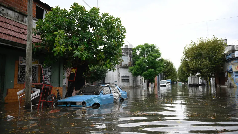 Big cities on the brink of natural disaster