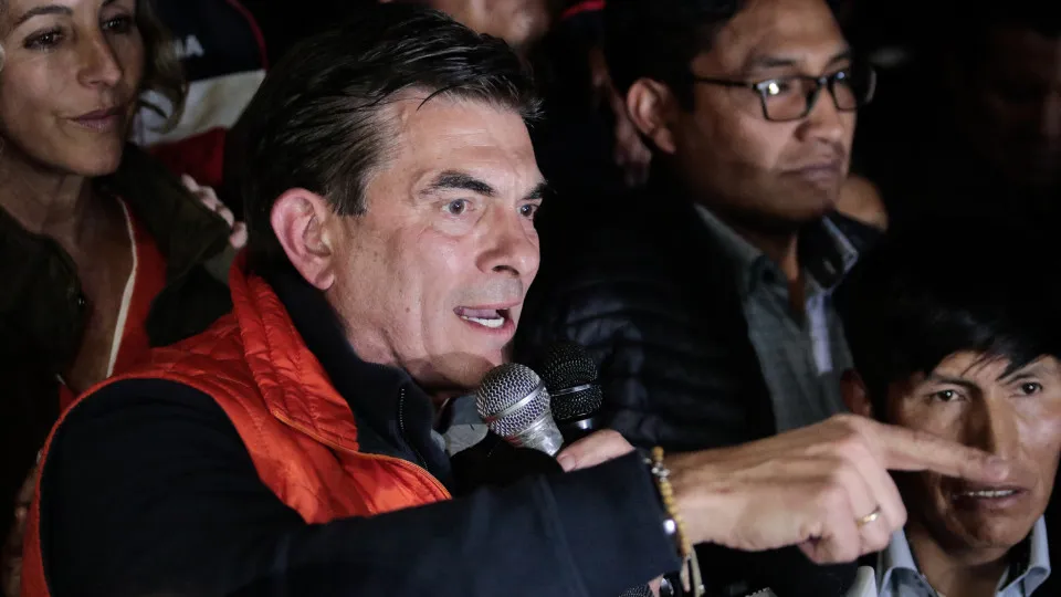 Bolivia to elect non-left wing president for first time in two decades