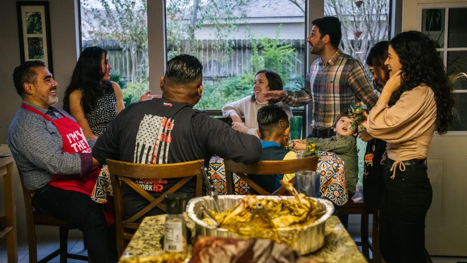 Who’s dining first? A look at America’s earliest and latest dinner times