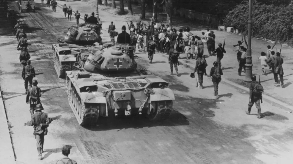 Countries that switched sides during WWII