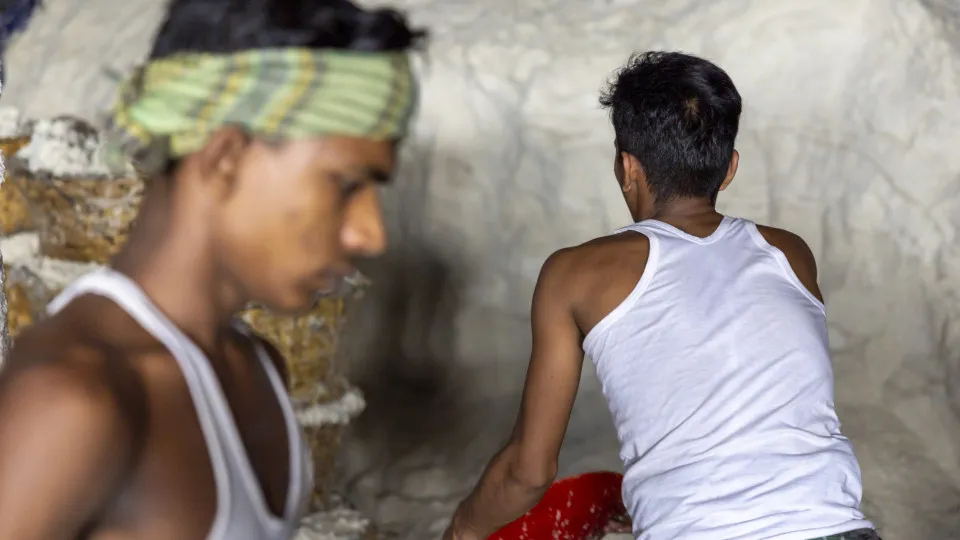 How to spot the signs of modern slavery