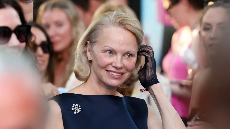 Pamela Anderson: icona sexy, bagnina cult e regina degli scandali