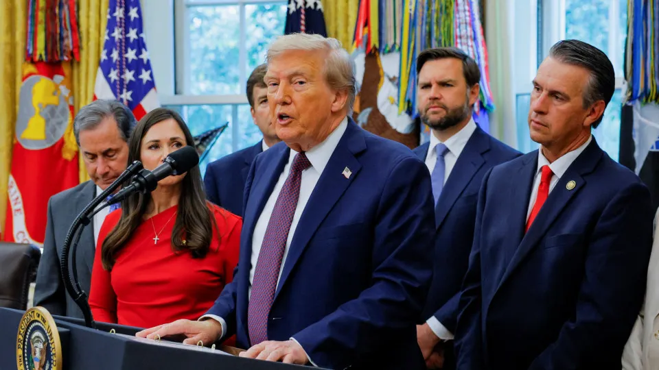 'We’re going in': Trump to deploy National Guard to Chicago