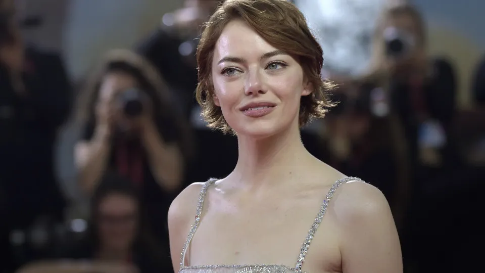 Offline celebrities: these stars hate technology and social media