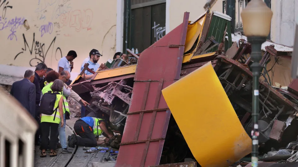 British, Canadians, and an American among 16 victims of Lisbon funicular accident