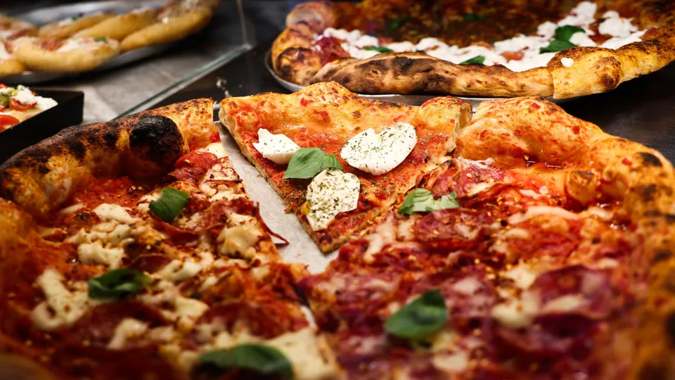30 appetizing facts about pizza