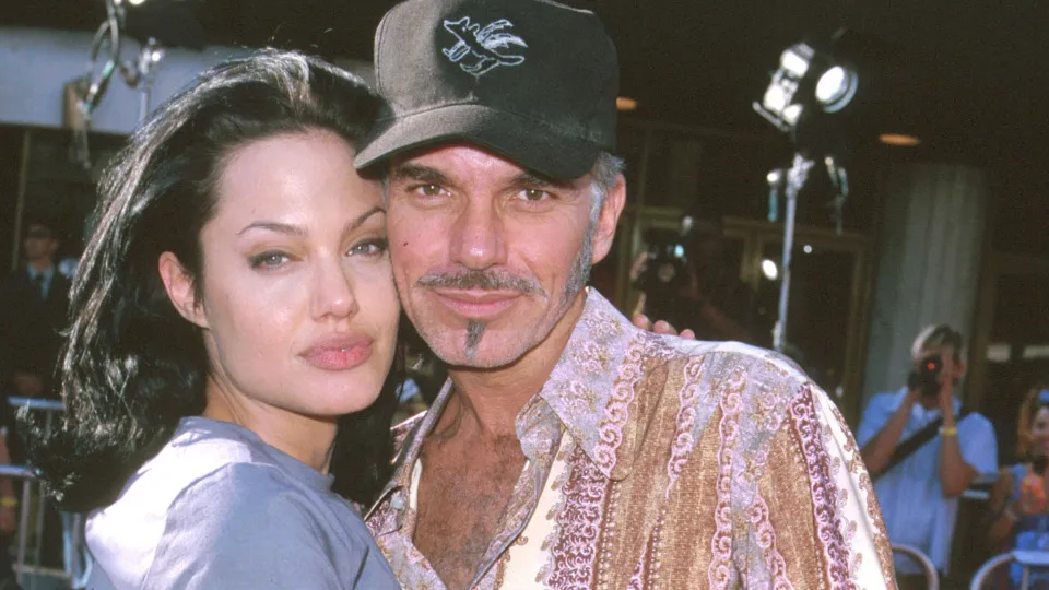 Bizarre celebrity rumors we believed in the '90s