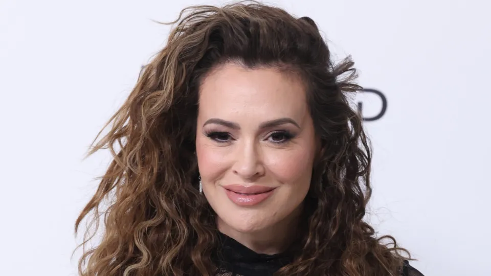 Alyssa Milano removes breast implants to reclaim her body