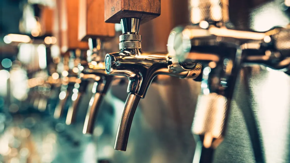 Alcohol linked to over 100,000 cancer cases a year in Europe, WHO warns