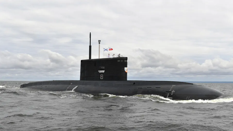Russian submarine leaking fuel in European waters sparks explosion fears