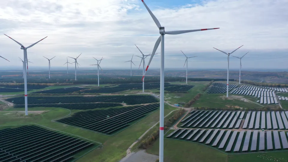 Renewable energy overtakes coal as leading source of electricity globally