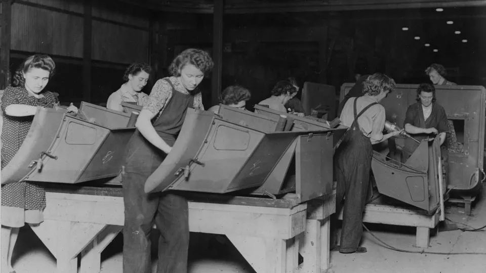 The women who took on crucial jobs during WWII