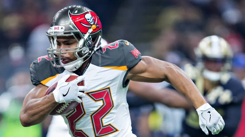 Former All-Pro running back Doug Martin dies at 36
