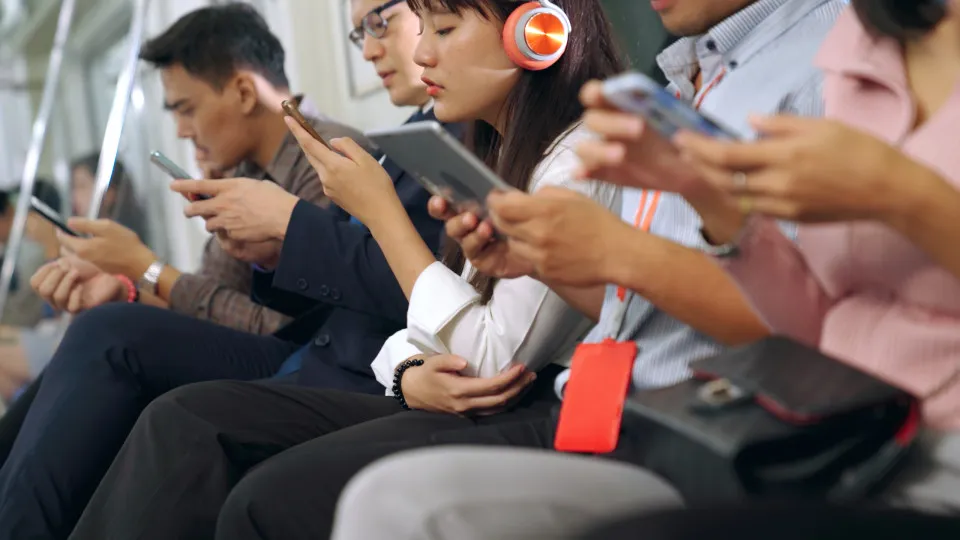 テクノロジーが友情をどのように変えているか