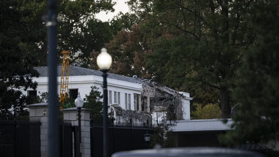 De bouw van Trump's 200 miljoen dollar kostende balzaal is begonnen