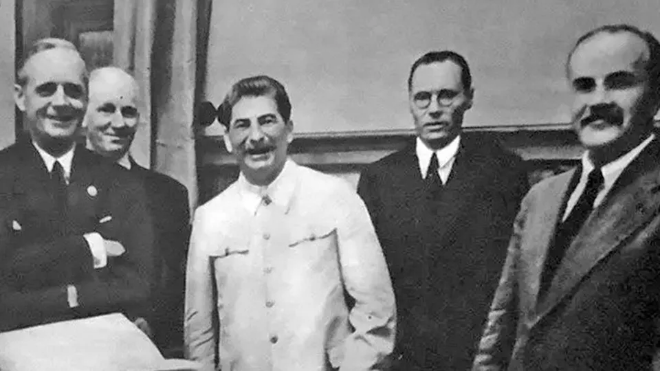 Traiciones que reescribieron la historia