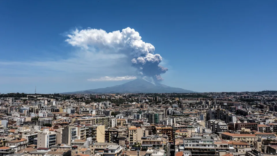 Scientists discover new way to predict volcanic eruptions at Mount Etna