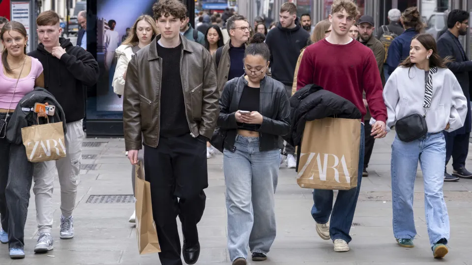 Stereotyypit vastaan todellisuus: Miten millenniaalit käyttävät rahaansa