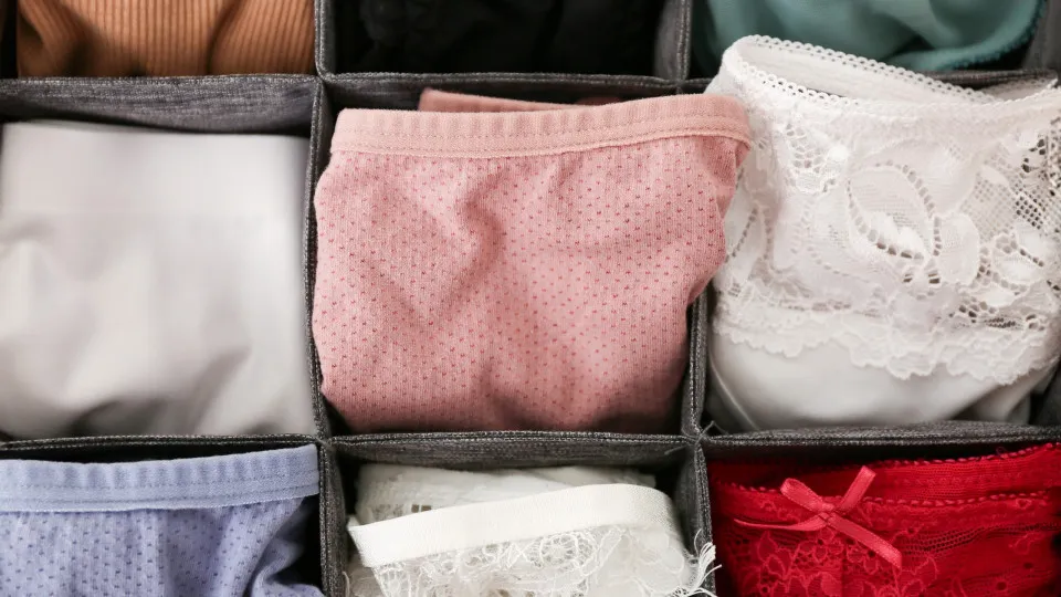 Cambia la biancheria intima ogni giorno? Un sondaggio ha rivelato che molte persone non lo fanno