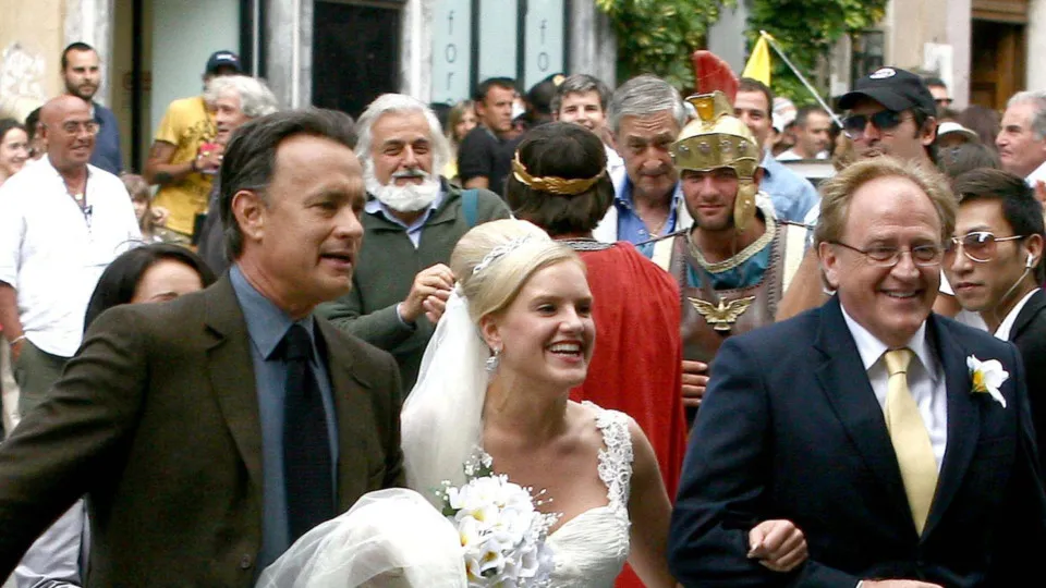 When famous people crash regular people's parties