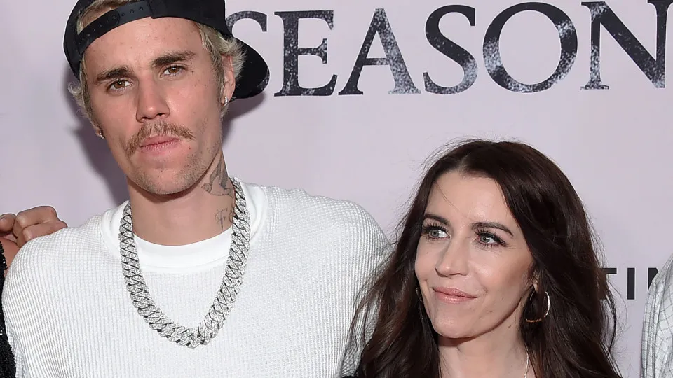 Celebrities born to teenage parents