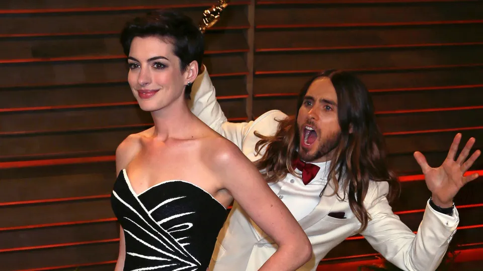 Star pranksters: Hilarious celebrity photobombs