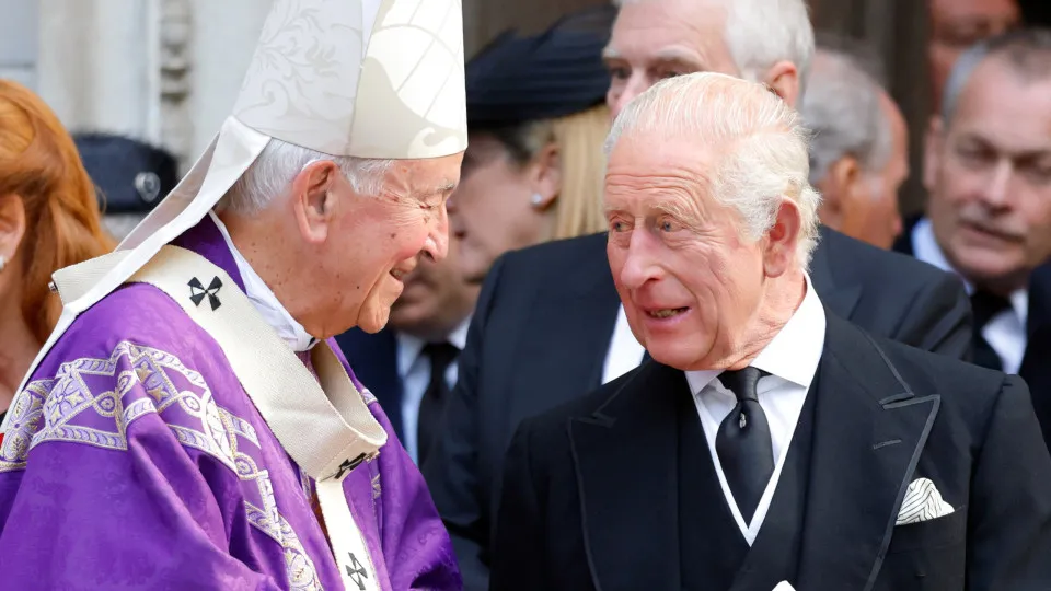 How much do priests earn around the world?