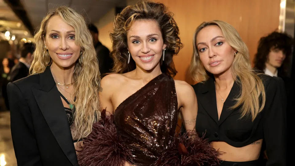 Celebrities you didn't know come from big families