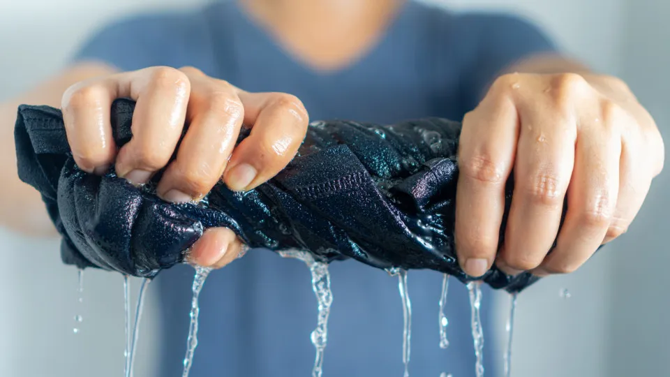 なぜ人は冷たさと濡れていることの区別がつかないのか？