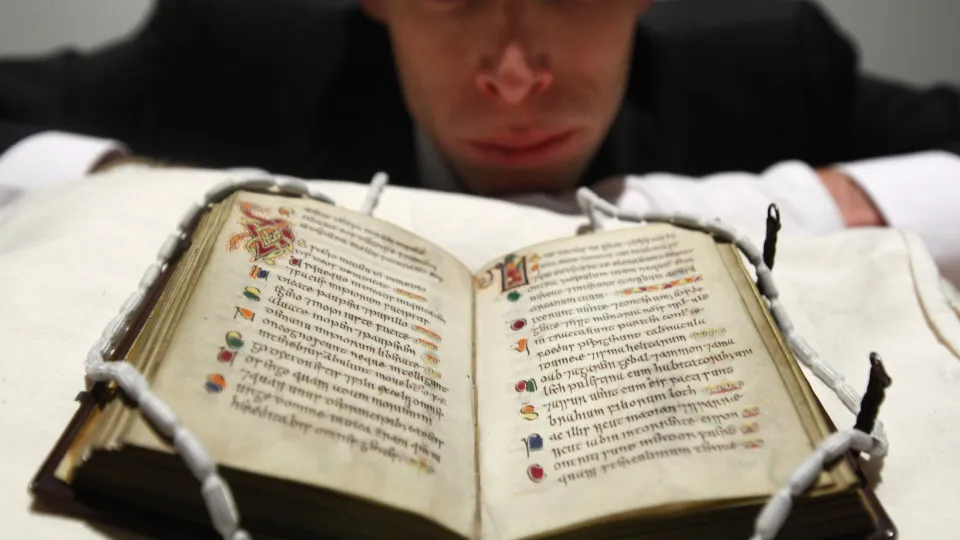 The 14 books left out of the Bible